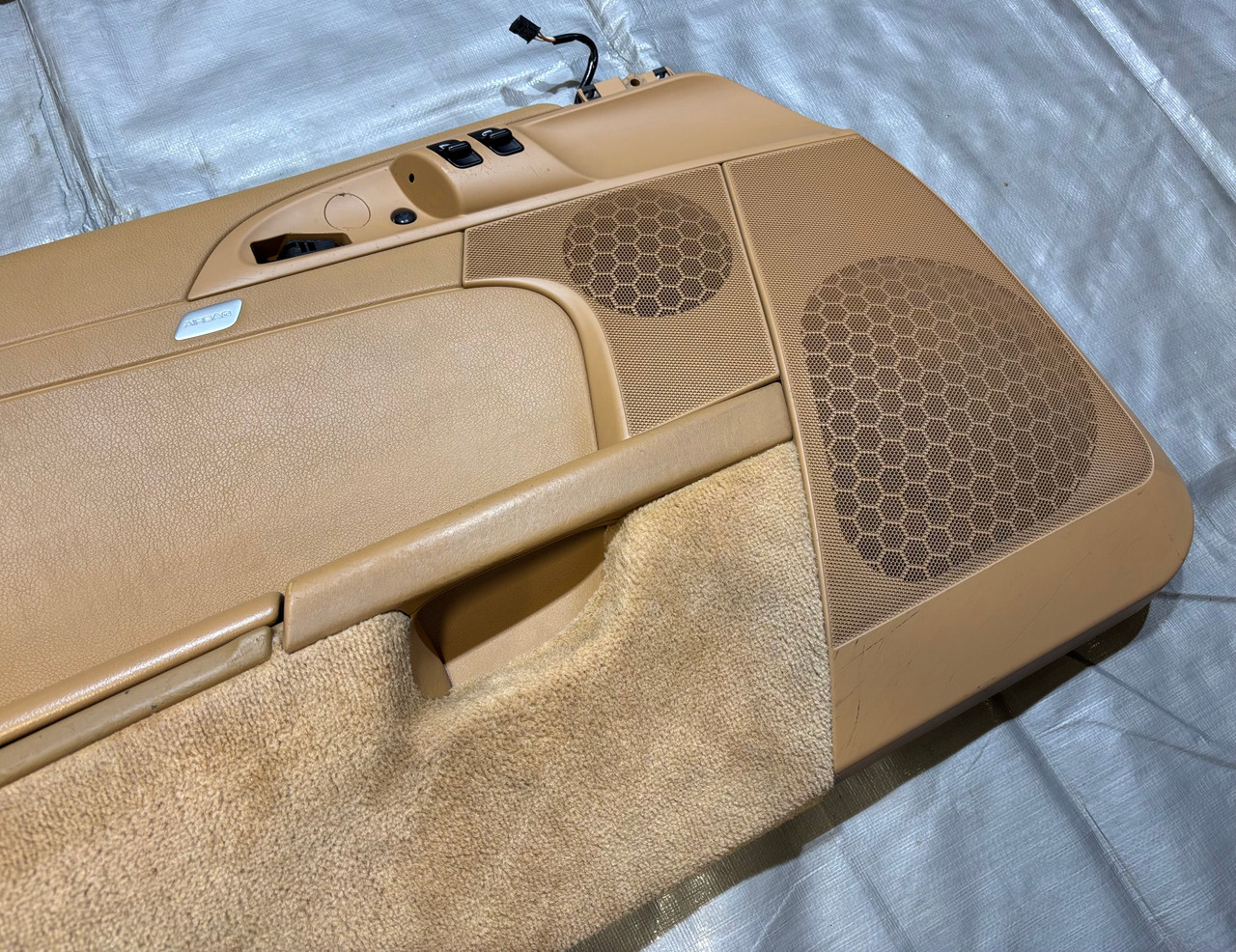 サイドウィンドウフレーム 2点セット PORSCHE 2005-2012 Porsche 987 Boxster / Cayman Interior Door Panels / Pair