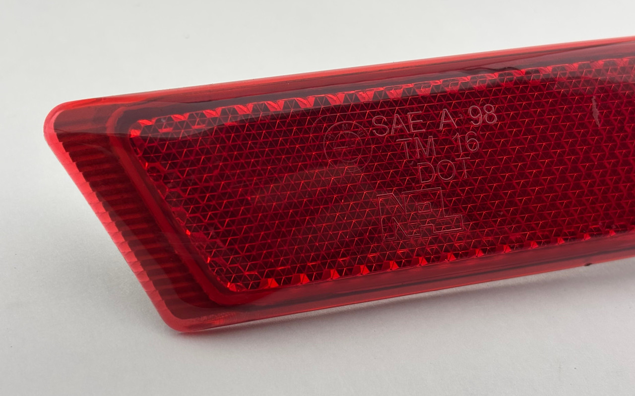 2000-2002 BMW Z3 Driver Side Rear Bumper Reflector Side Marker