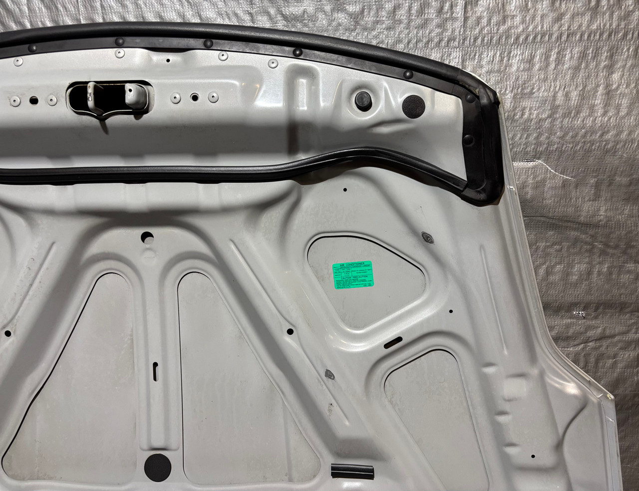 あめページ 2003-2006 Nissan 350Z OEM Hood Panel / Silver Alloy Metallic 5z030