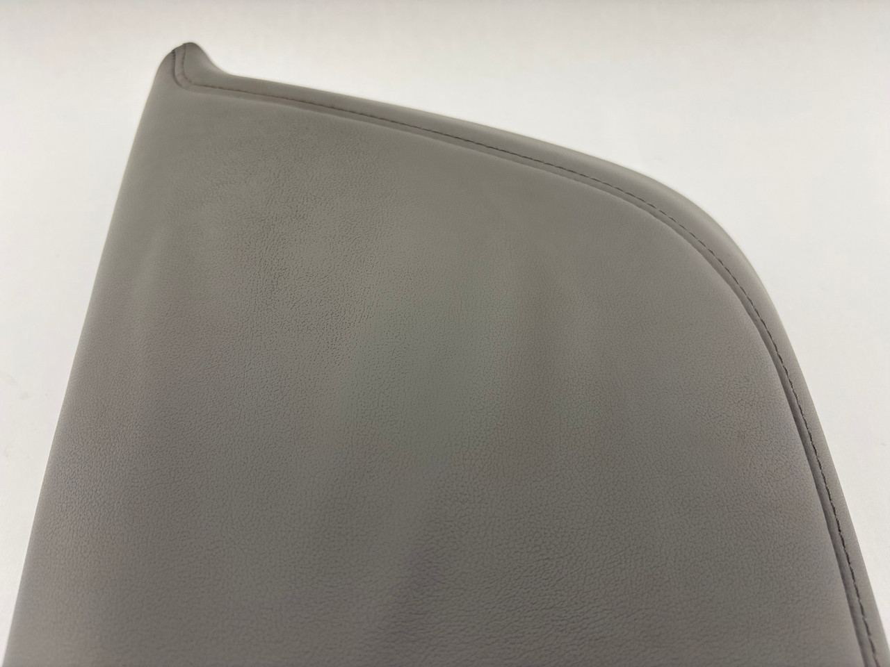 2014-2019 Chevrolet C7 Corvette Center Console Lid / Gray Leather