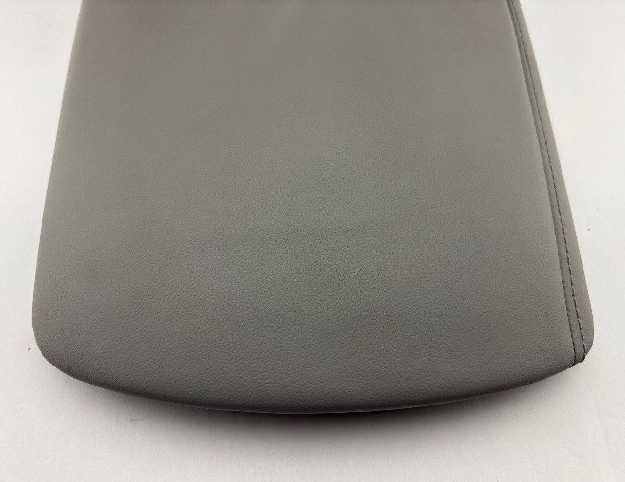 2014-2019 Chevrolet C7 Corvette Center Console Lid / Gray Leather