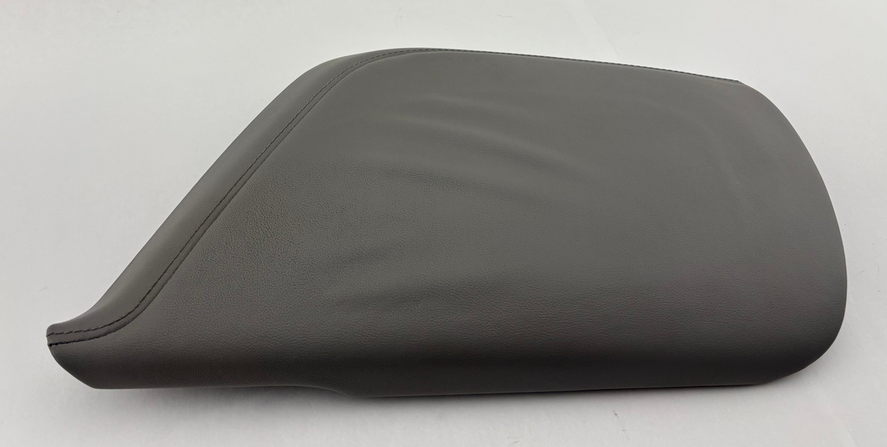 cnttonページ 2014-2019 Chevrolet C7 Corvette Center Console Lid / Gray Leather