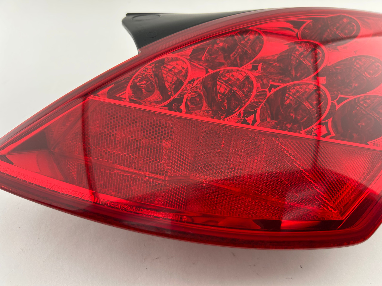 2006-2009 Nissan 350z Passenger Side LED Tail Light / Chipped