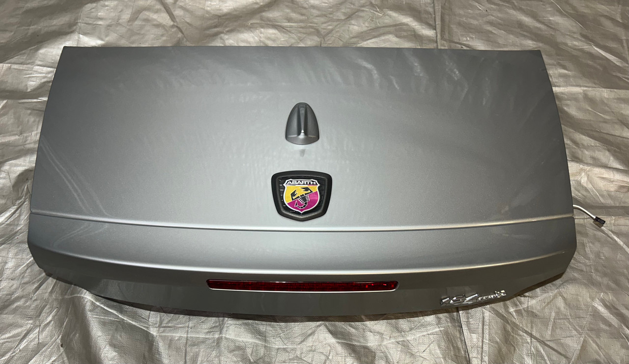 2017-2020 Fiat 124 Spider Abarth Trunk Lid w/ Spoiler / Chiaro