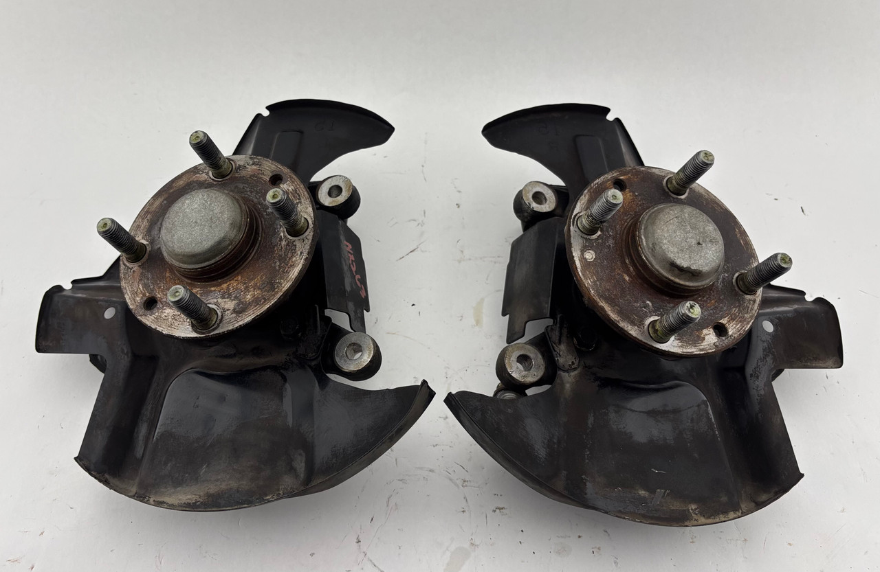 2003-2005 Mazda Miata Front Spindles / Hubs / Pair / NB263
