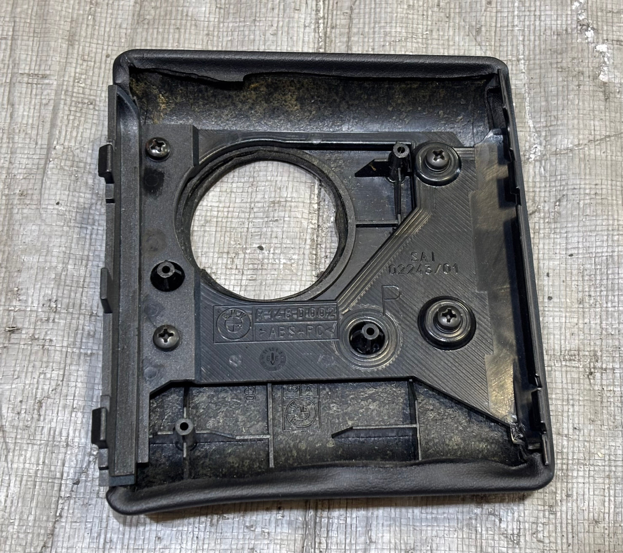 98ページ 1999-2002 BMW Z3 Roadster Rear Console Subwoofer Housing / Black