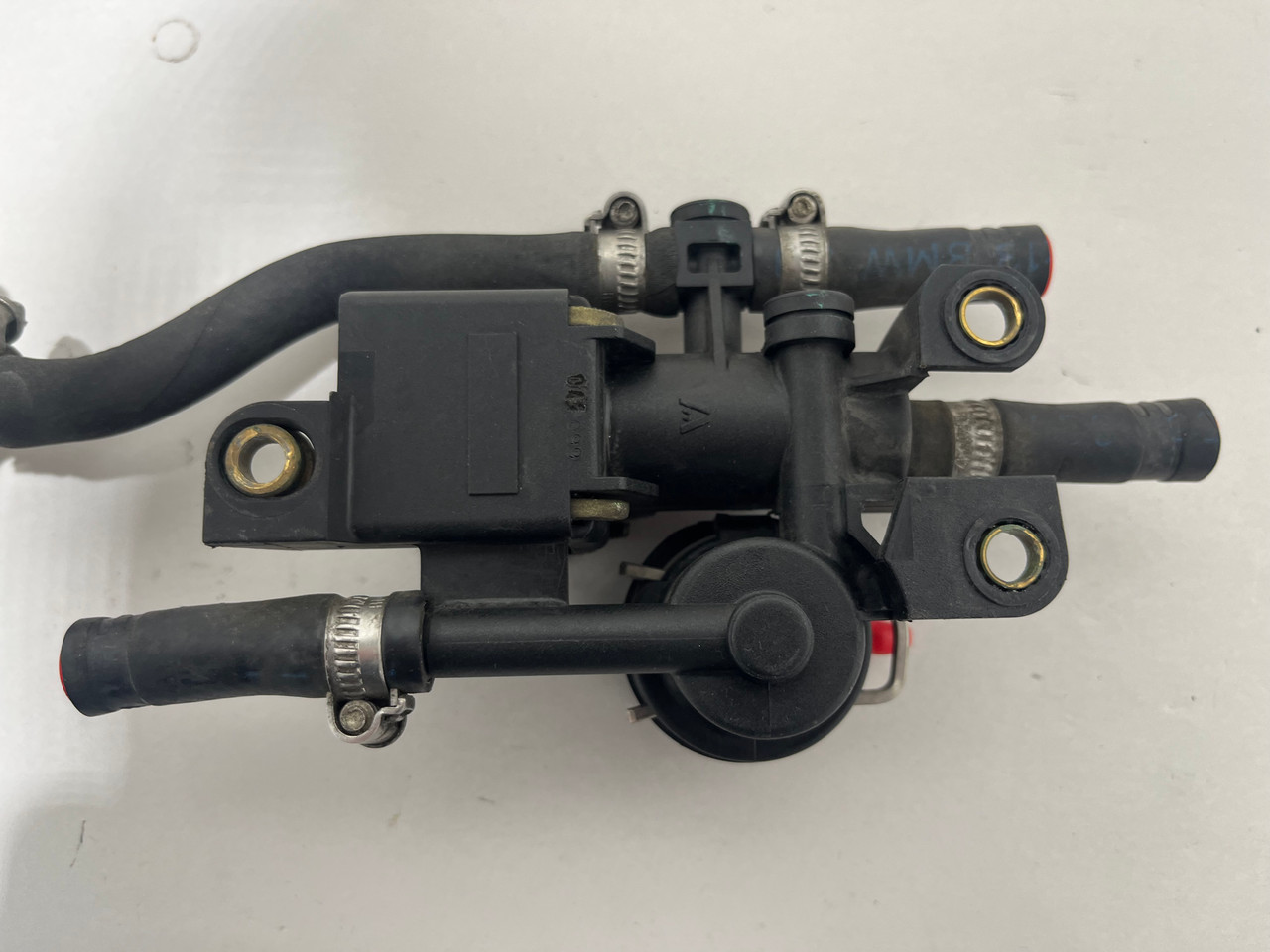1996-2002 BMW Z3 Fuel Pressure Regulator Control Valve / Filter