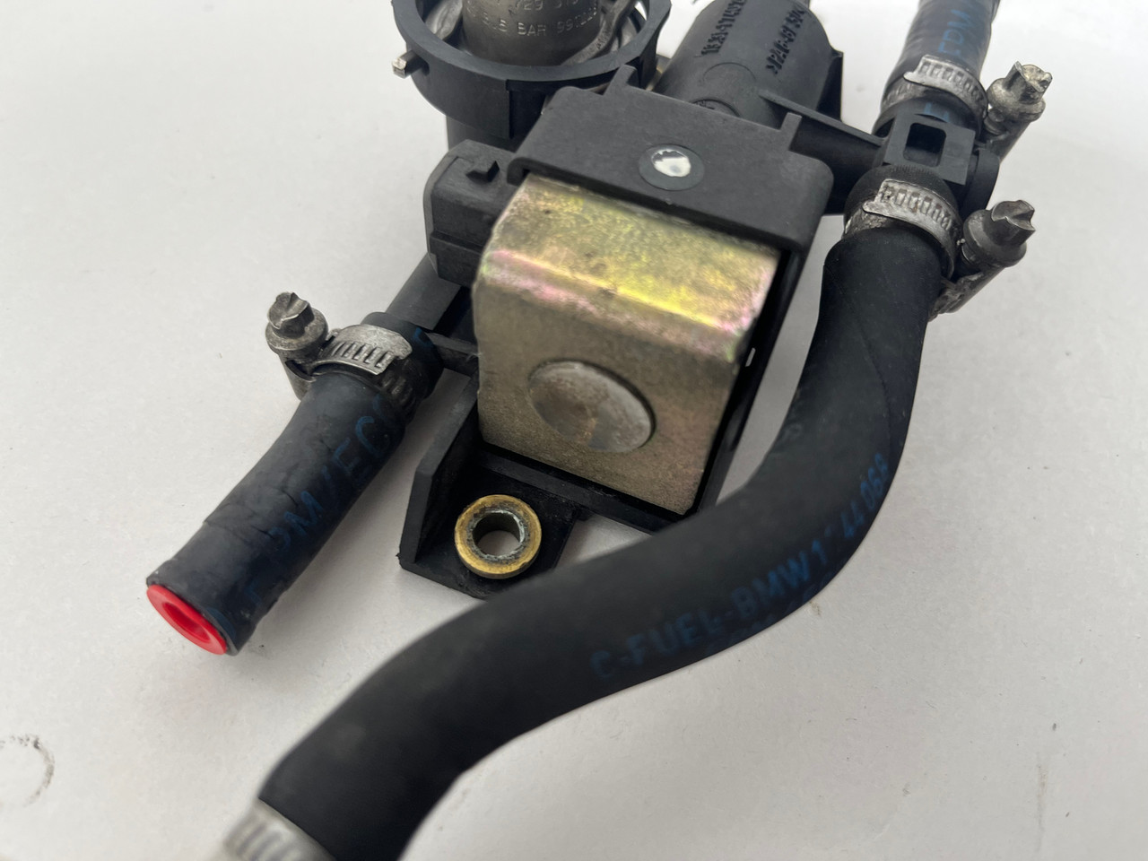 1996-2002 BMW Z3 Fuel Pressure Regulator Control Valve / Filter