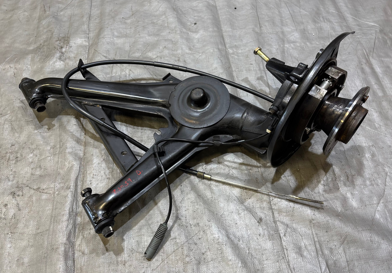 パーツ rueed 1997-2002 BMW Z3 Roadster Coupe Driver Rear Trailing Arm / Hub