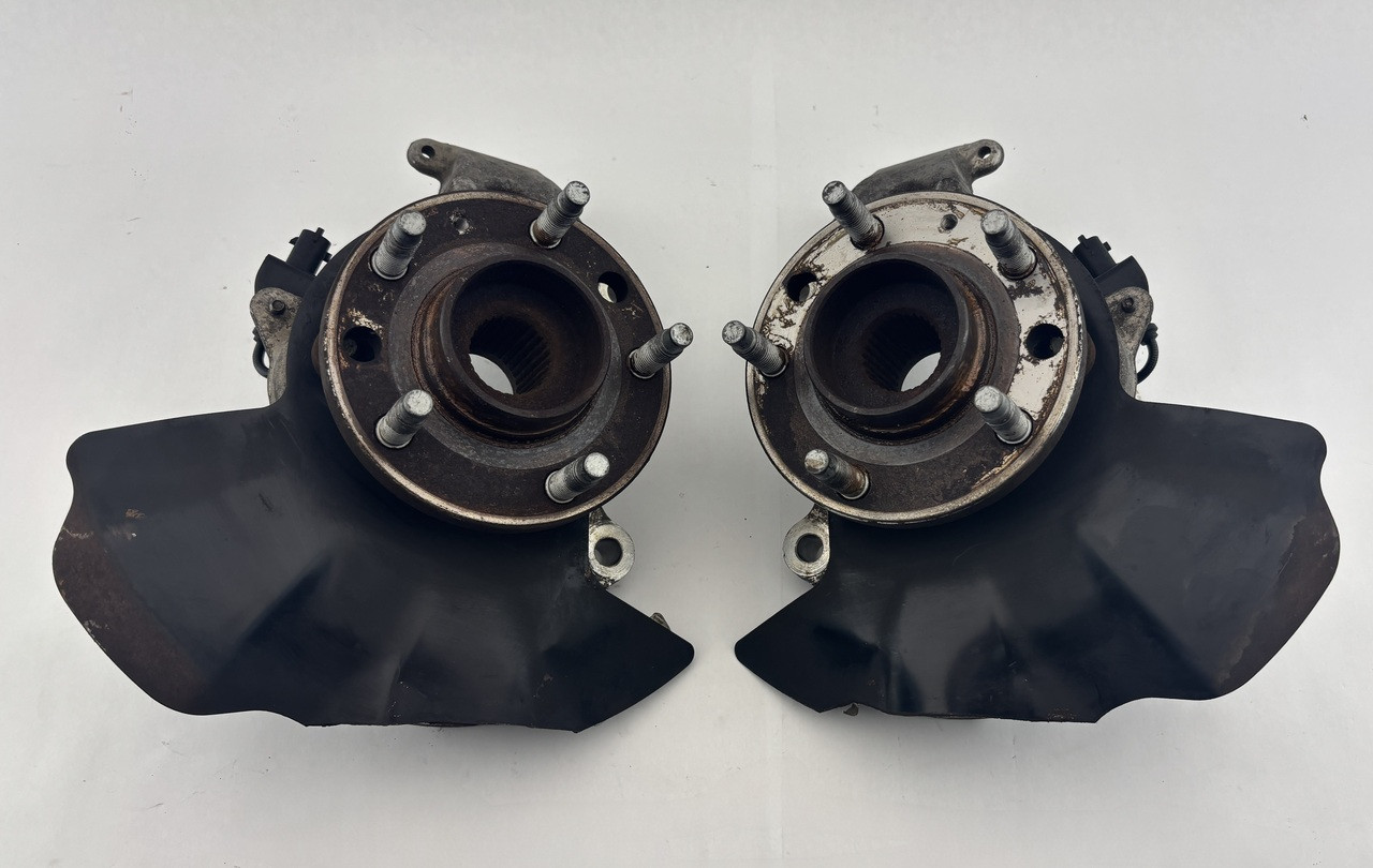 ソウルズ76L12S 2006-2010 Saturn Sky / Pontiac Solstice Front Spindles / Hubs