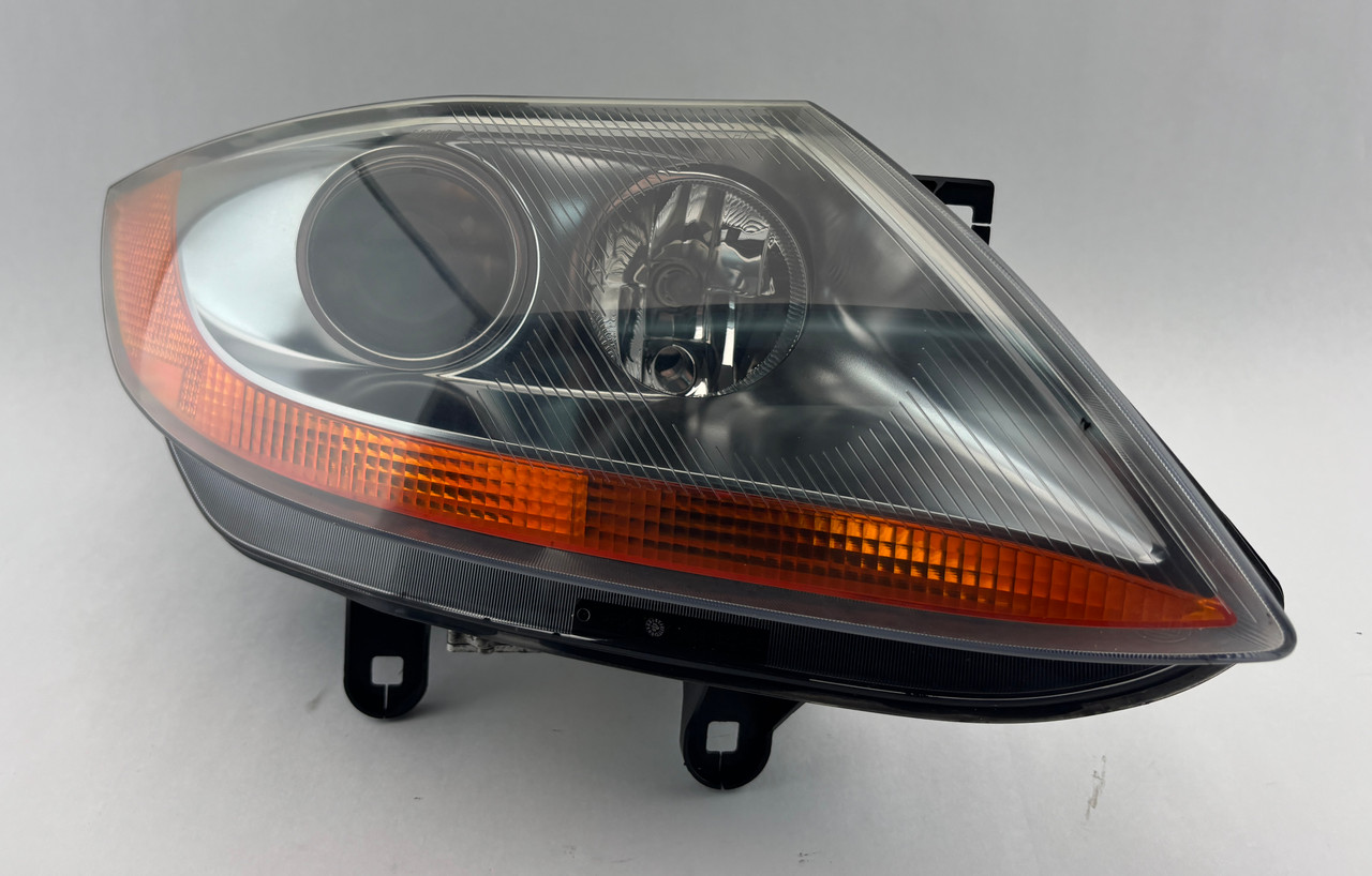 2003-2005 E85 E86 BMW Z4 Passenger Headlight / Bi-Xenon / Amber