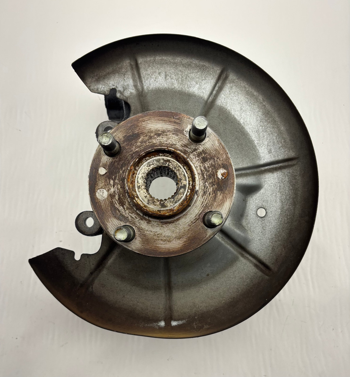 1994-1997 Mazda Miata 1.8l Driver Side Rear Spindle Hub Assembly