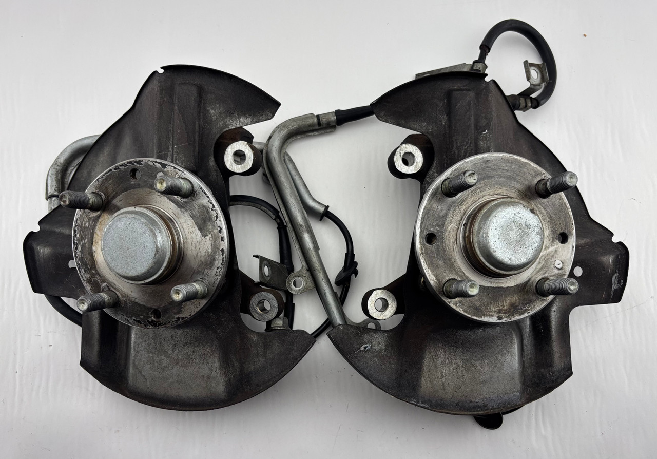 パラサナ 1994-1997 Mazda Miata OEM Front Spindles / Hub Assemblies / Pair