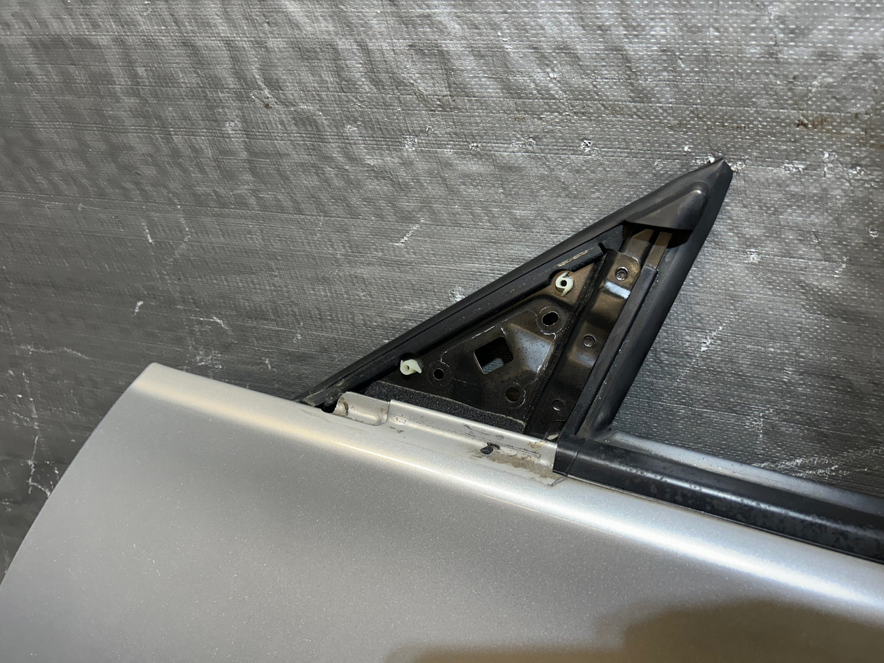 2009-2020 Nissan 370Z Convertible Driver Door Assembly / Brilliant
