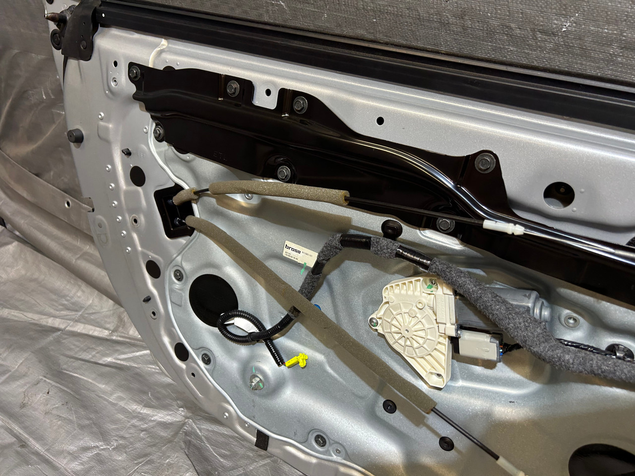 2009-2020 Nissan 370Z Convertible Driver Door Assembly / Brilliant