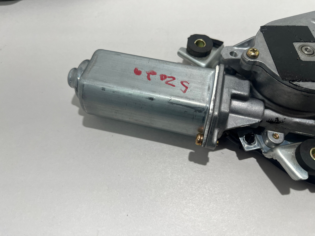 2004-2008 Nissan 350Z Convertible Top Lift Motors / Pair / 5Z029
