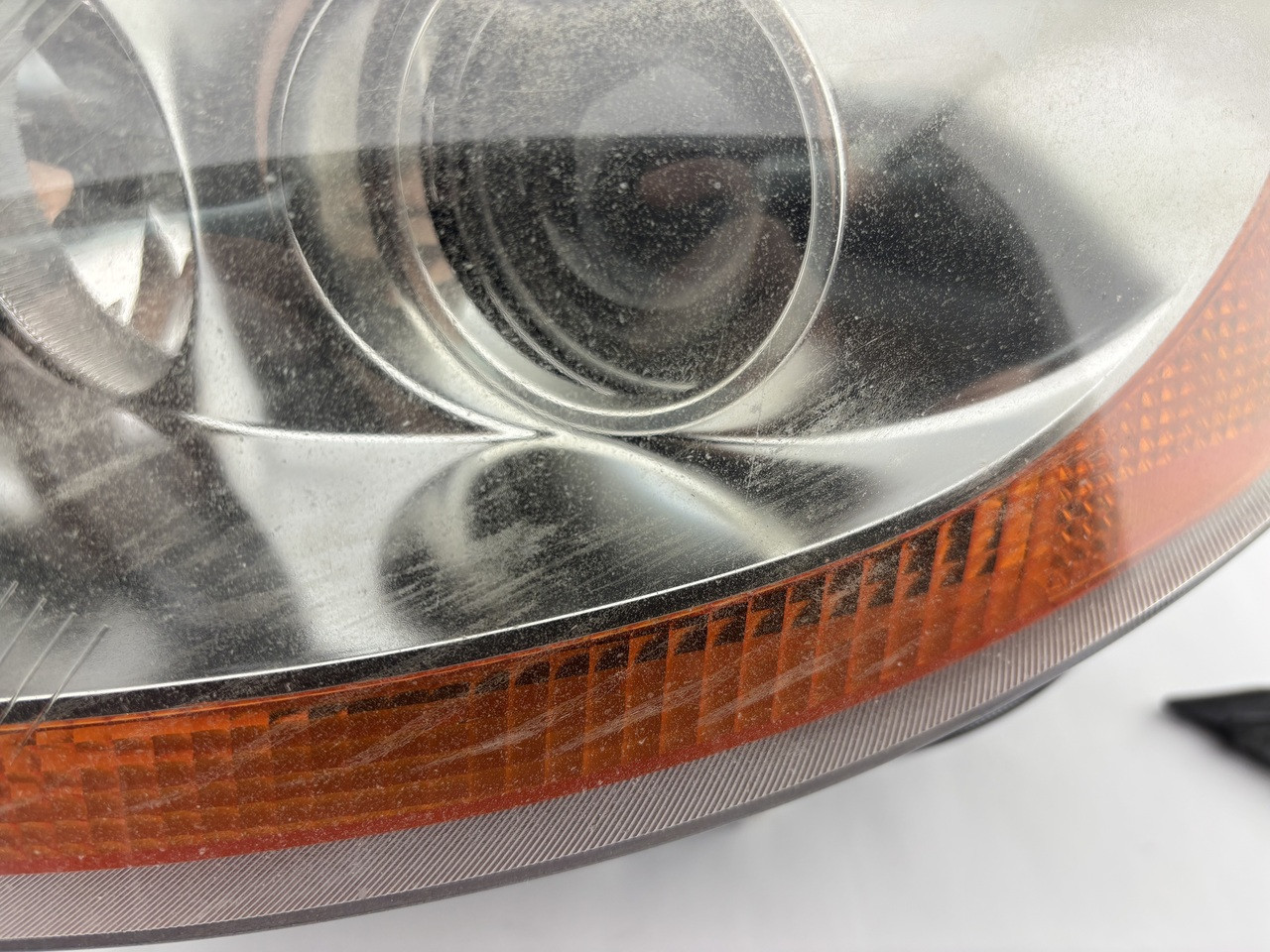 2003-2005 E85 E86 BMW Z4 Driver Headlight / Bi-Xenon / Amber Lens