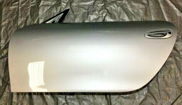 1999-2004 Porsche 996 911 97-04 986 Boxster Driver Door / Arctic Silver / P6007