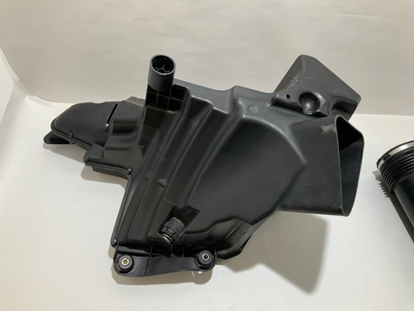 2008-2013 E90 E92 BMW M3 Air Intake Airbox / OEM  / 98K E9M03