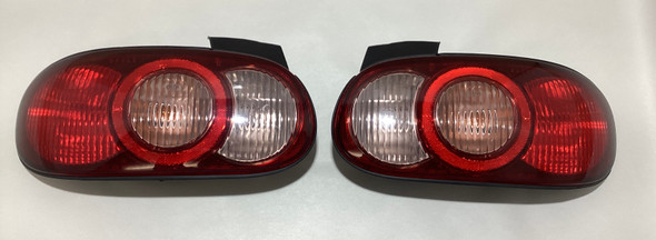 2001-2005 Mazda Miata Tail Lights / Pair / Fits 99-00  /   NB201