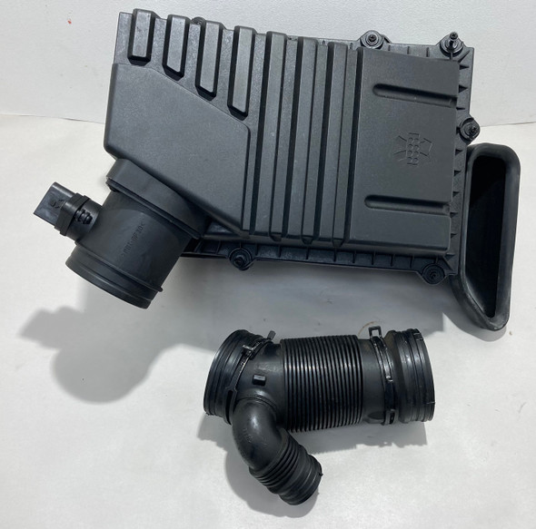 2008-2009 Audi TT 3.2l Air Intake Air Box w/ Intake Tube /   T2011