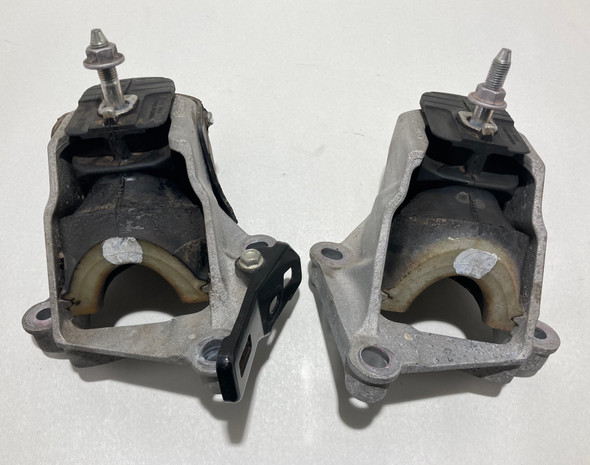 2017-2020 Fiat 124 Spider 1.4l Engine Motor Mount Support Bushings