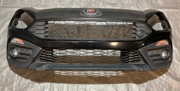 2017-2020 Fiat 124 Spider Abarth Front Bumper Cover w/ Grille  / Nero Cinema  FD027