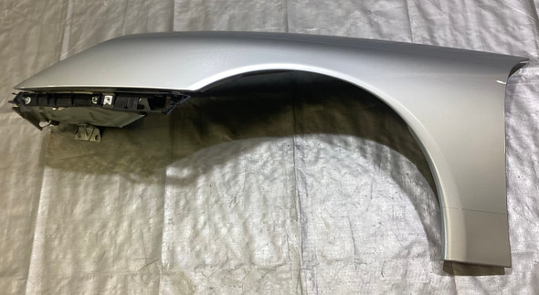 1997-2004 Porsche 986 Boxster / 99-01 996 911 Driver Fender / Arctic Silver Metallic  BX065