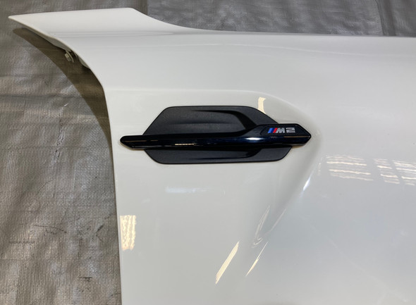 2016-2021 F87 BMW M2 Passenger Side Fender w/ Trim / Alpine White  B2008