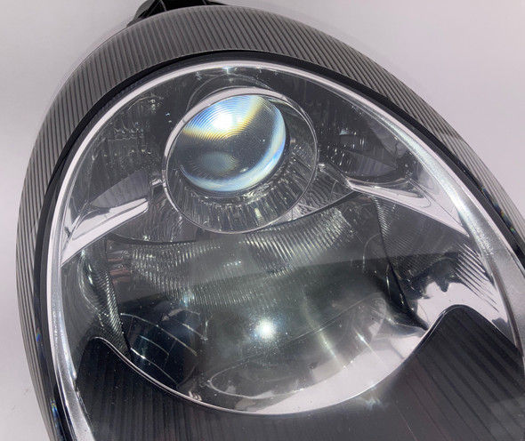 2005-2008 Porsche 997 911 Carrera OEM Passenger Side Headlight / Xenon HID /   P7008