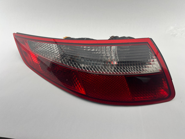 2005-2008 Porsche 997 911 Carrera Driver Tail Light *LENS CHIP* /   P7008