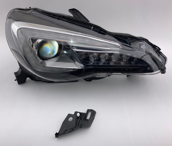 2017-2020 Subaru BRZ Passenger Side OEM LED Headlight *Damaged Tab* /   FB050