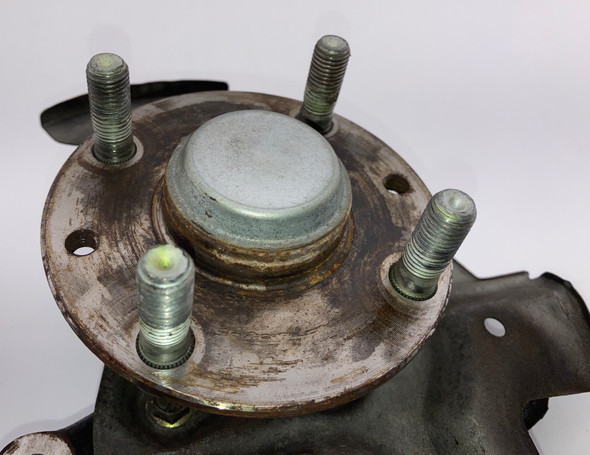 1999-2002 Mazda Miata Front Spindles / Hubs / Pair (NON-ABS) /  NB255