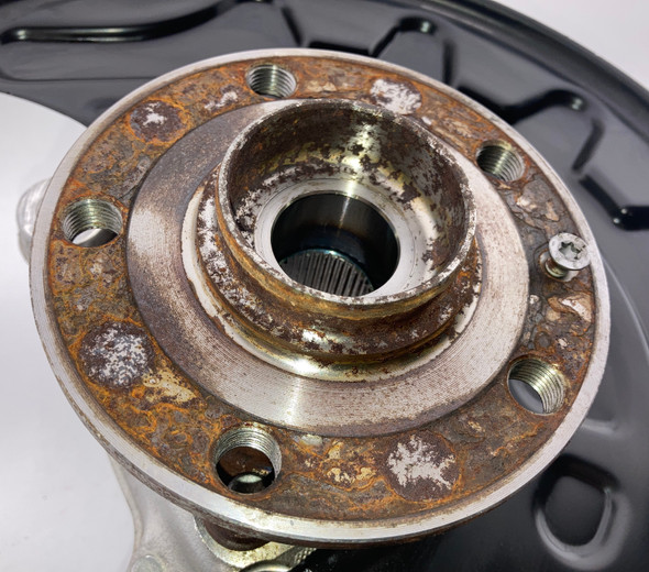 2022-2024 Volkswagen MK8 GTI Driver Front Knuckle / Hub Assemby / 19K M8002