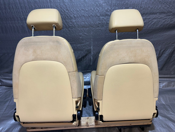 2001-2006 Audi TT Convertible Vanilla Leather Seats / Pair / T1034 2001-2006 Audi TT Convertible Vanilla Leather Seats / Pair / T1034