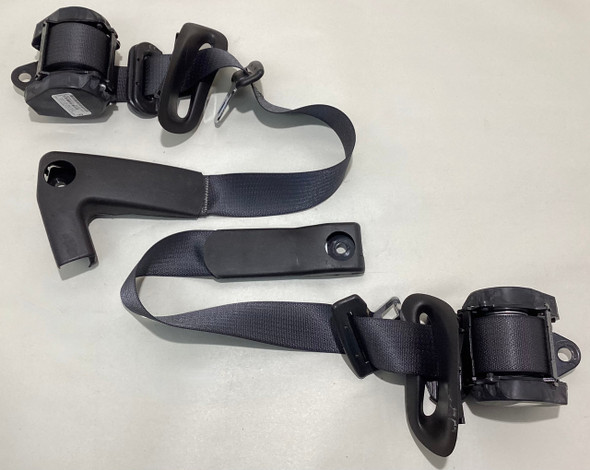 2006-2012 Chevrolet Corvette Coupe Front Seat Belts / Pair / Black  /   C6019 2006-2012 Chevrolet Corvette Coupe Front Seat Belts / Pair / Black  /   C6019