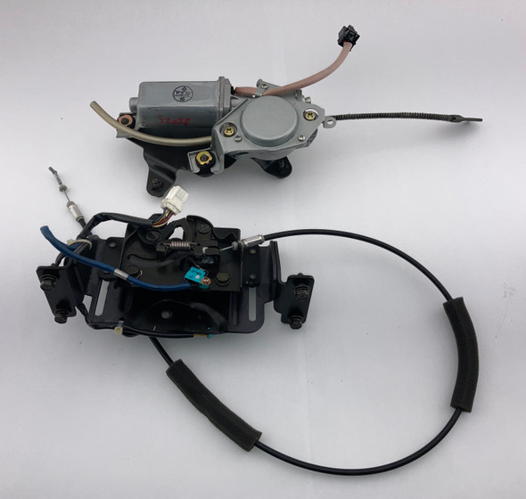 2004-2008 Nissan 350Z Tonneau Locking Motor / Latch /   5Z028