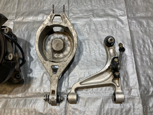 2003-2008 Nissan 350Z Passenger Rear Knee / Spindle / Control Arm Set / 103K 5Z028