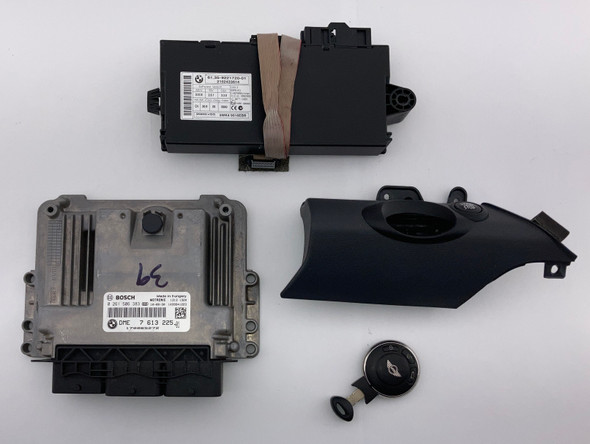 2011 Mini Cooper S R57 Convertible ECU Module DME w/ CAS / Key / 7613225 /  R2032