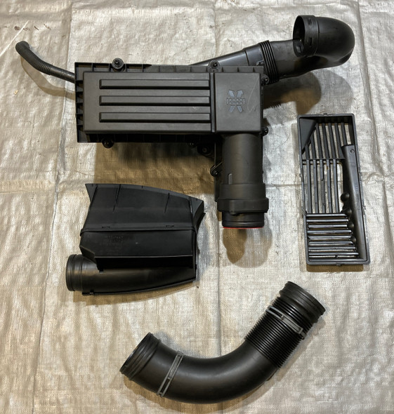 2011-2015 Audi TT Quattro 2.0 Air Intake Air Box w/ Intake Tube MAF /   T2015