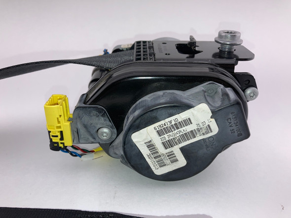 2013-2019 Volkswagen Beetle Convertible Front Seat Belts / Pair /   VB012