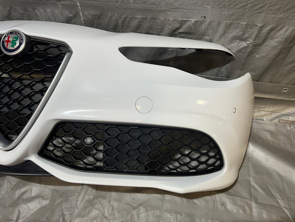 2017-2022 Alfa Romeo Giulia Ti Sport Front Bumper Cover w/ Grilles *DAMAGE* /    AG005