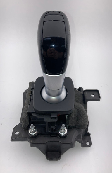 2017-2019 Alfa Romeo Giulia Automatic Shifter Base Assembly w/ Shift Knob /   AG005