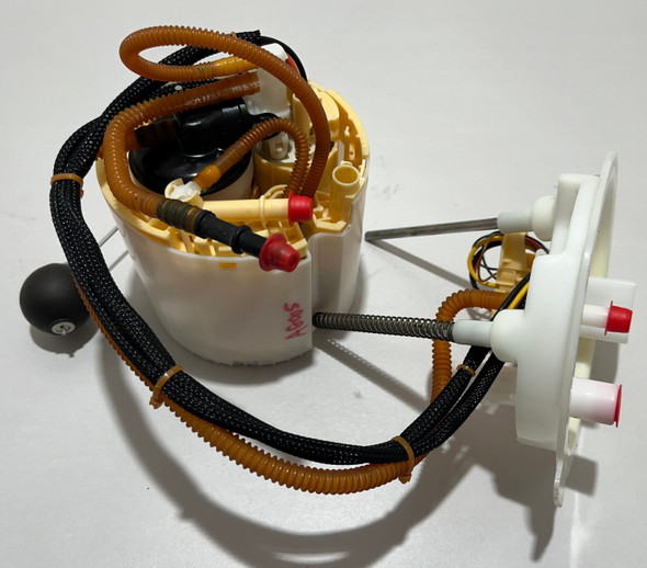 2017-2021 Alfa Romeo Giulia 2.0l Fuel Pump Sending Unit /  AG005