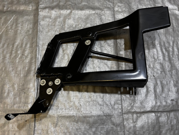 2006-2009 Pontiac Solstice GXP Passenger Front Bumper Mounting Bracket / Brace  /   PS074