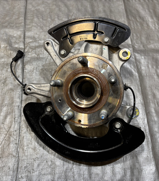 2020-2024 Chevrolet C8 Corvette Passenger Side Rear Knee / Hub w/ Control Arms / 15K C8001