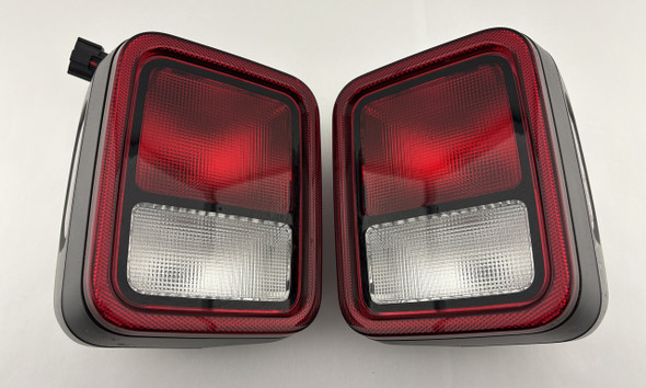 2020-2024 Jeep Gladiator JT OEM Halogen Tail Lights / Driver & Passenger /   JT003