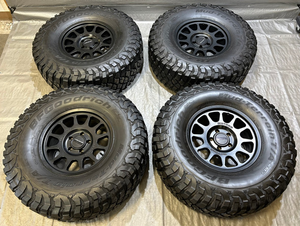 2020-2025 Jeep Gladiator JT 17x8.5" Method MR703 Wheels w/ 37" MudTerrain KM3 Tires / Set of 4 / JT003