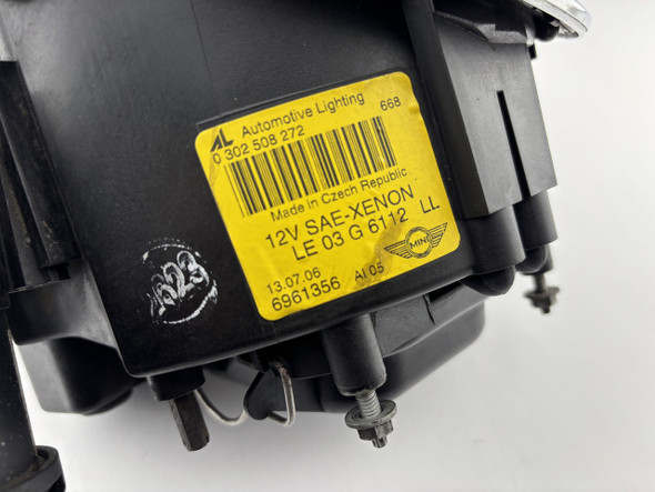 2005-2006 Mini Cooper R50 R53 Passenger Side Xenon HID Headlight / OEM /   R1032