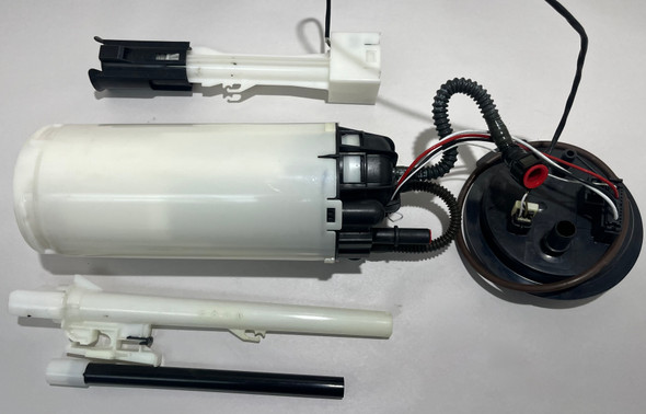 2020-2024 Chevrolet C8 Corvette Stingray 6.2l OEM Fuel Pump Sending Unit / 84745180 / 51K C8002